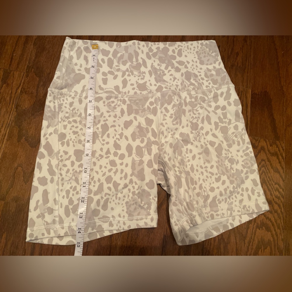 lululemon athletica White and Light Gray Leopard Print Bike Shorts size 6